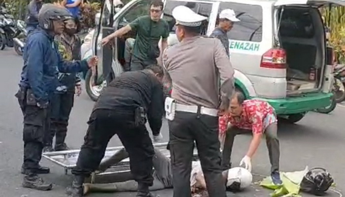 Lakalantas di Depan Kantor DPRD Tabanan, Pengendara Motor Tewas Tergilas Ban Belakang Bus