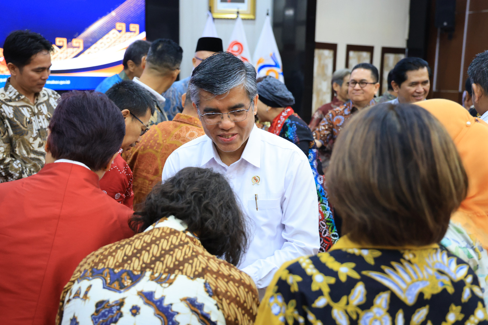 Menaker Yassierli Dorong Dialog Sosial Demi Selesaikan Dinamika Ketenagakerjaan