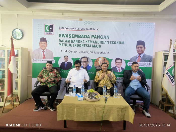 Petani Menua, Lahan Menyusut: Mungkinkah Indonesia Swasembada Pangan?