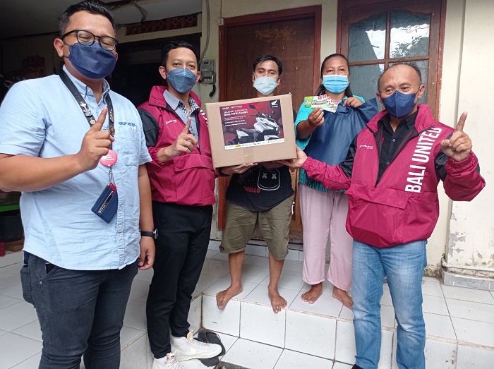 Lebaran Bersama Honda 2022 di Bali, Kejutan Paket Sembako bagi Konsumen Loyal