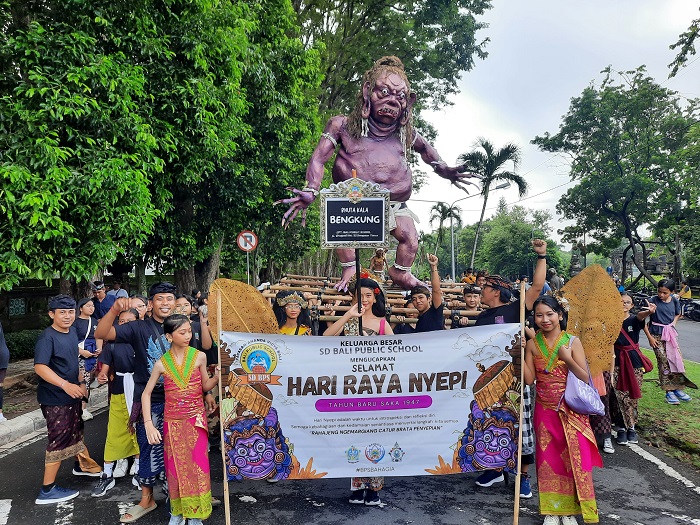 Harmoni Budaya dan Kreativitas: Parade Ogoh-Ogoh SD BPS Curi Perhatian Ribuan Mata!