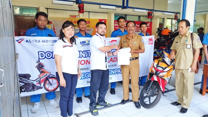 Astra Motor Donasikan Kendaraan Praktek Penunjang Proses Belajar Mengajar Lima SMK di Bali