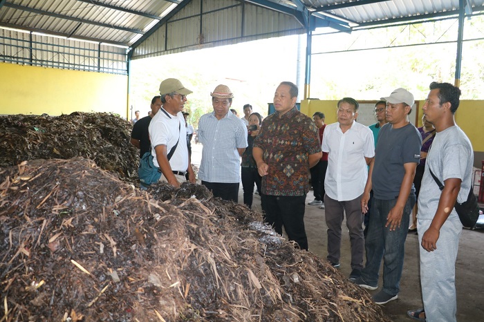 Pj Gubernur Bali Mahendra Jaya Harapkan Desa Lain Belajar dari Baktiseraga dalam Penanganan Sampah