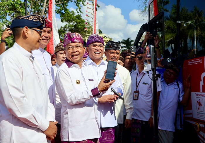 Bali Dorong Transaksi Non-Tunai, QRIS Tap Kini Tersedia di Bus Trans Metro Dewata dan Trans Sarbagita