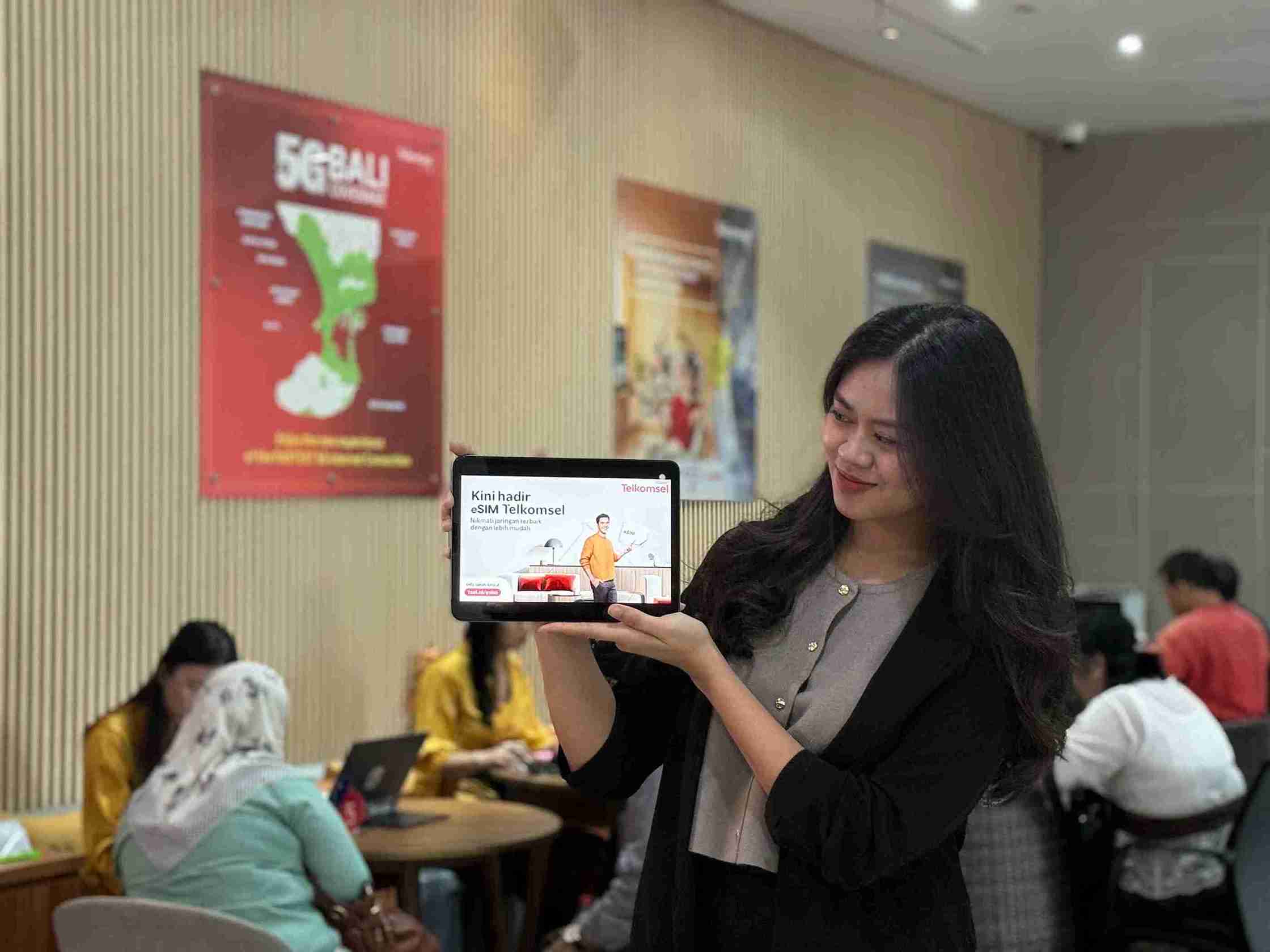 Goodbye SIM Fisik! Telkomsel Ajak Beralih ke eSIM: Praktis, Aman, dan Ramah Lingkungan