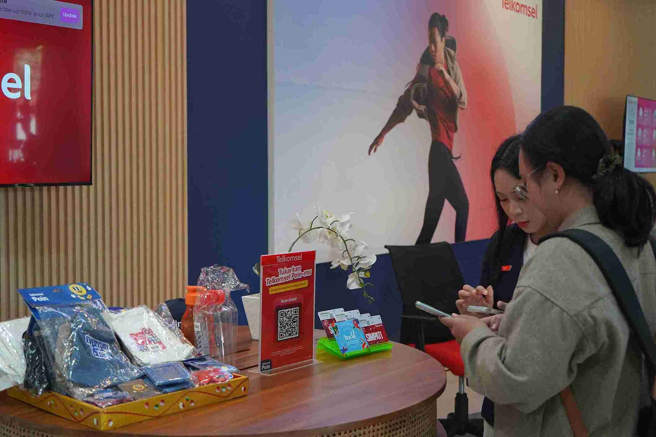 Jangan Sampai Hangus! Telkomsel Ajak Pelanggan Tukar Poin dengan Mercedes-Benz hingga iPhone 17 Sebelum Akhir Tahun