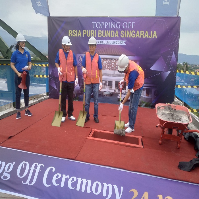 Topping Off RSIA Puri Bunda Singaraja, Menandakan Proyek Berjalan Lancar