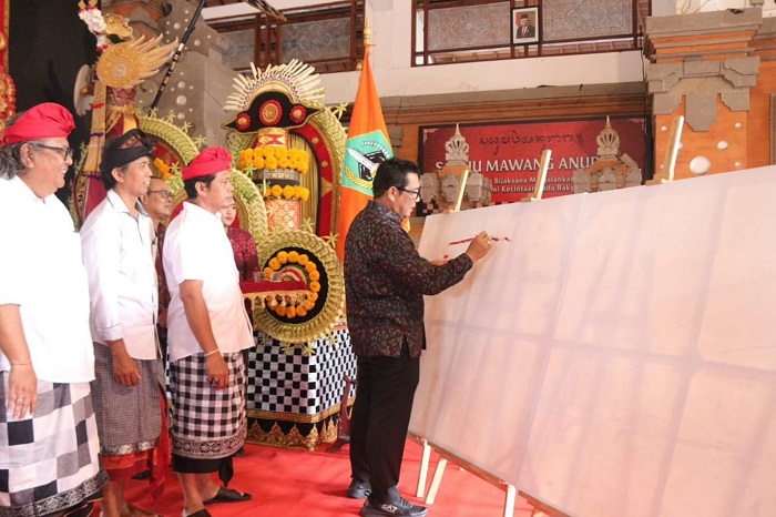 Sarasehan Seni Komunitas Maharupa Batukaru, Bupati Sanjaya: Tonggak Lahirnya Perupa dengan Menggandeng Generasi Muda