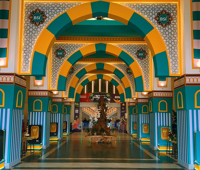 Manjakan Pemudik, KAI Daop 6 Sulap Stasiun Yogyakarta Jadi Lebih Estetik dengan Ornamen Ramadan