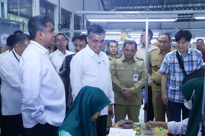 Sidak Perusahaan di Semarang, Menaker Tegaskan THR Harus Dibayar Penuh Tanpa Potongan