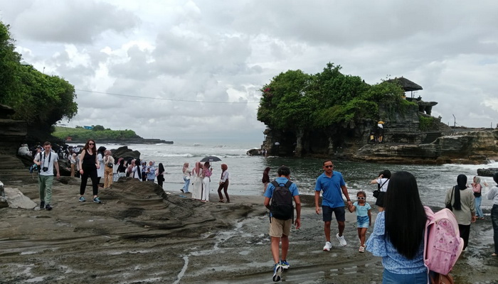 Usai Libur Idulfitri, Kunjungan Wisatawan ke DTW Tanah Lot Mulai Normal