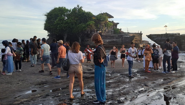 Kunjungan Wisatawan ke DTW Tanah Lot Tetap Stabil