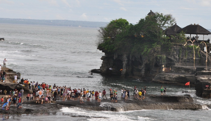 Dikunjungi 1,8 Juta Wisatawan DTW Tanah Lot Bukukan Pendapatan Rp 67,6 Miliar