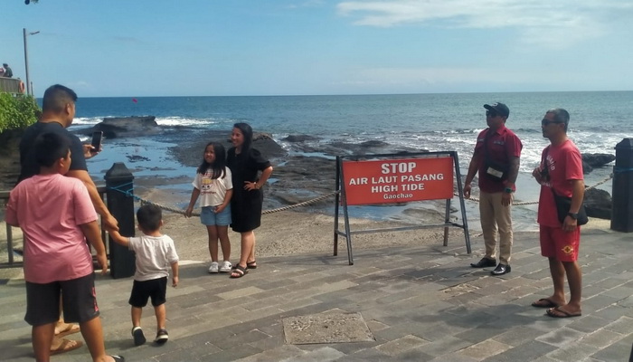 Tingkatkan Kenyamanan dan Keamanan Wisatawan, DTW Tanah Lot Siagakan Balawista