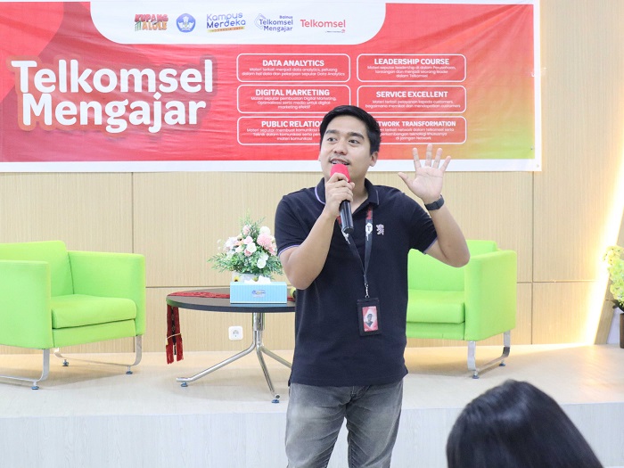 Telkomsel Mengajar: Siapkan Mahasiswa Undana dengan Keterampilan PR, Digital Marketing dan Internet Baik