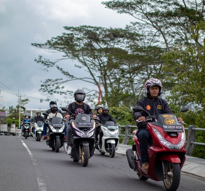 Touring Kebersamaan Komunitas Honda PCX Bali Awali Tahun 2023