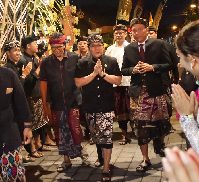 Wagub Bali Kukuhkan Sekaa Teruna di Denpasar, Tekankan Pentingnya Tri Hita Karana dan Jauhi Narkoba