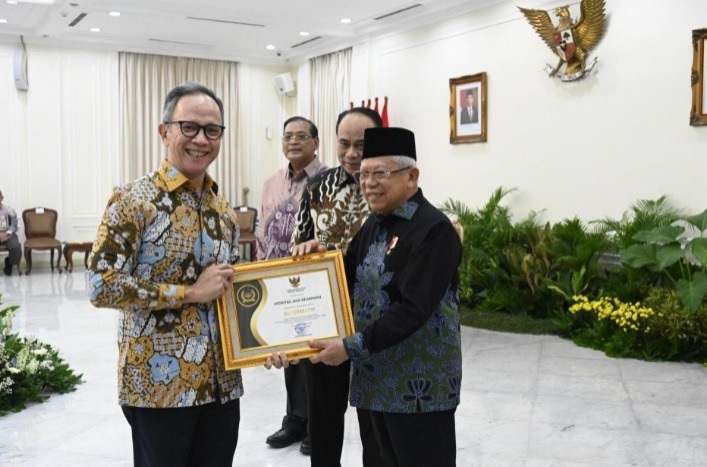 Raih Predikat Badan Publik Informatif Terbaik 2023, Mahendra Siregar: OJK Terus Memperbaiki Keterbukaan Informasi