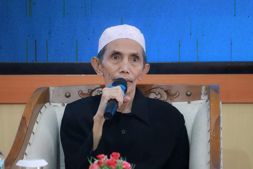 Ilmu, Hati, dan Tuhan: Pilar Pendidikan ala Kiai Zuhri Zaini