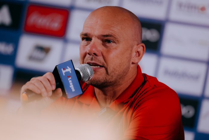 Hadapi Madura United, Coach Johnny Jansen Siapkan Permainan Terbaik Serdadu Tridatu