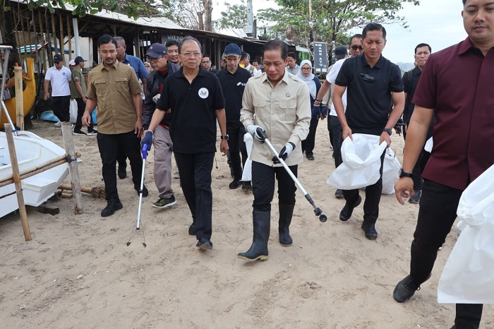 Tangani Darurat Sampah Bali, Menteri LH Wajibkan Pemilahan dari Sumber Mulai Bulan Depan