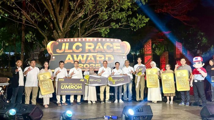 JLC Race Award 2025 Apresiasi Pelanggan Loyal JNE, Hadiah Mobil Hingga Umrah