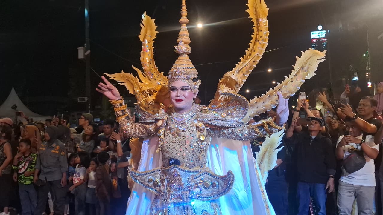 Angkat Karakter Wayang Lewat Topeng Khas, Kontingen Brebes Curi Perhatian Wisatawan di Malioboro