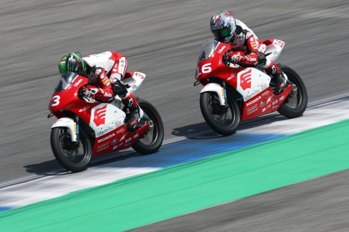 Bendera Merah Putih Berkibar Dua Kali di Thailand, Aksi Gemilang Pebalap Muda Astra Honda!