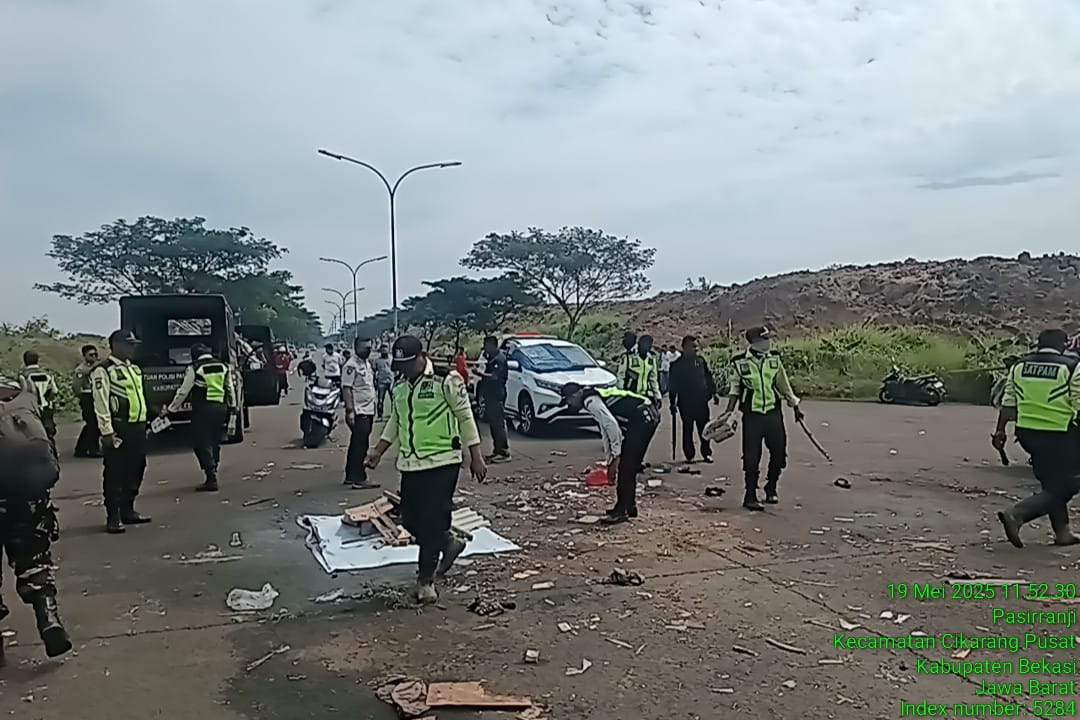 Deltamas Apresiasi Satgas Anti Premanisme Bantu Bongkar Pemalangan Jalan di Cikarang