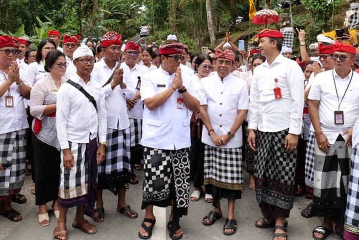 Jalan Gadungan – Dalang Anyar Beroperasi, Bupati Sanjaya Minta Masyarakat Gotong Royong Rawat Infrastruktur