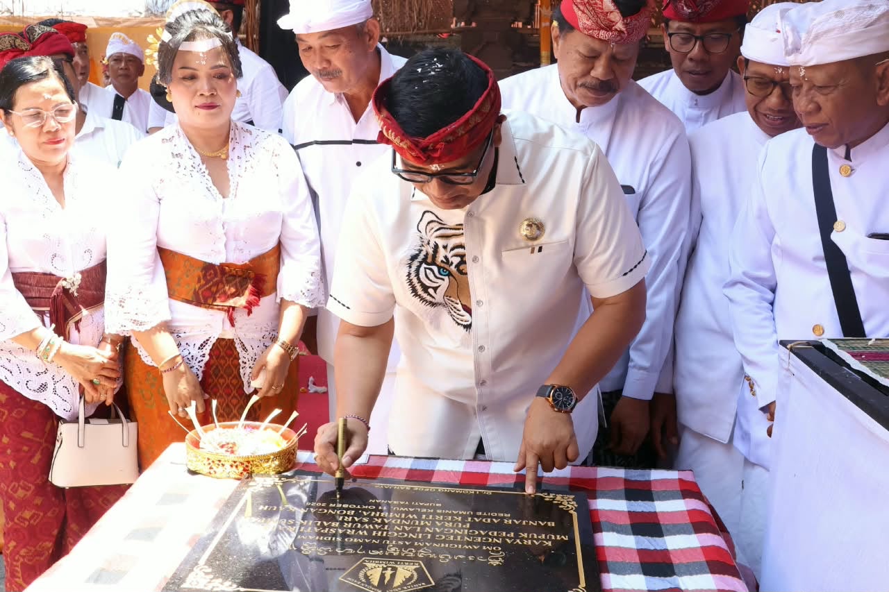 Spirit Gotong Royong 263 KK Krama Bongan Kauh Sukseskan Karya Suci Pura Mundak Sari, Bupati Sanjaya Beri Apresiasi