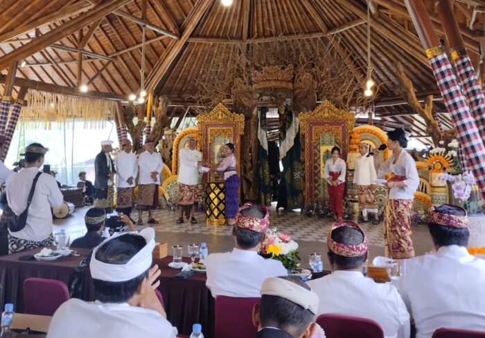 Karya Ibu-ibu Batusesa Rebut Juara Pertama Parade Gebogan dan Baleganjur di The Blooms Bali