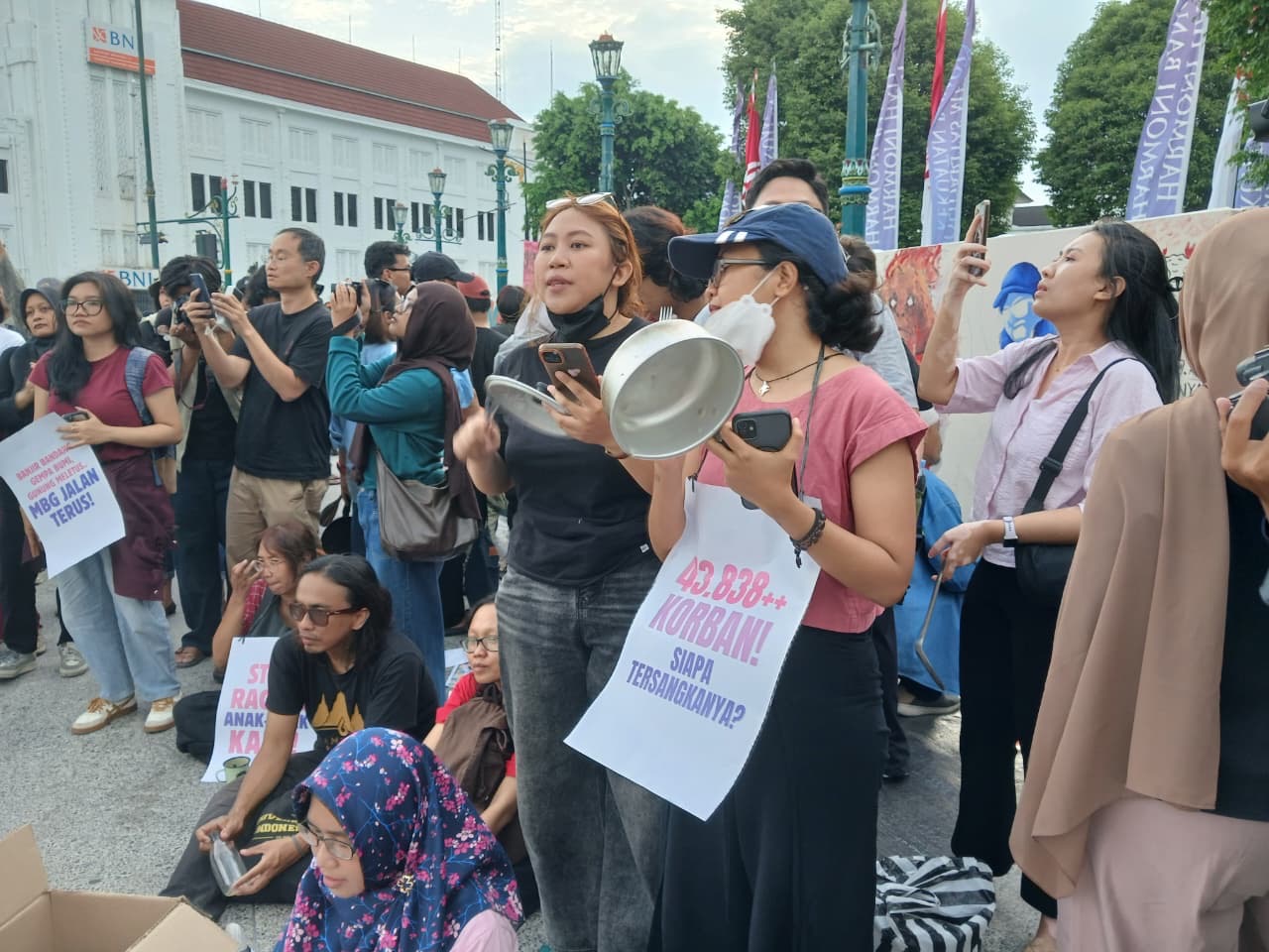Aksi ‘Asap Bukan Takdir’ di Yogyakarta: Suara Ibu Indonesia Desak Penanganan Karhutla hingga Tolak Pajak Pembalut