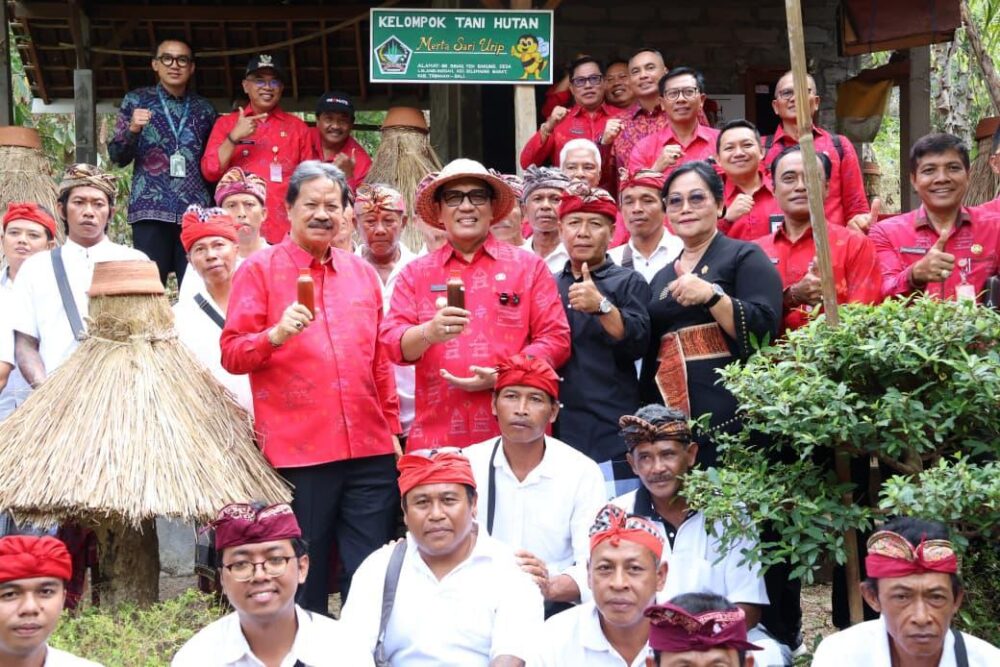 Bungan Desa ke-64 di Lalanglinggah: Bupati Sanjaya Dorong Potensi Pertanian dan Wisata Selancar