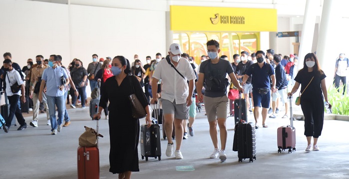 Lonjakan Penumpang di Bandara Ngurah Rai Capai 20 Persen