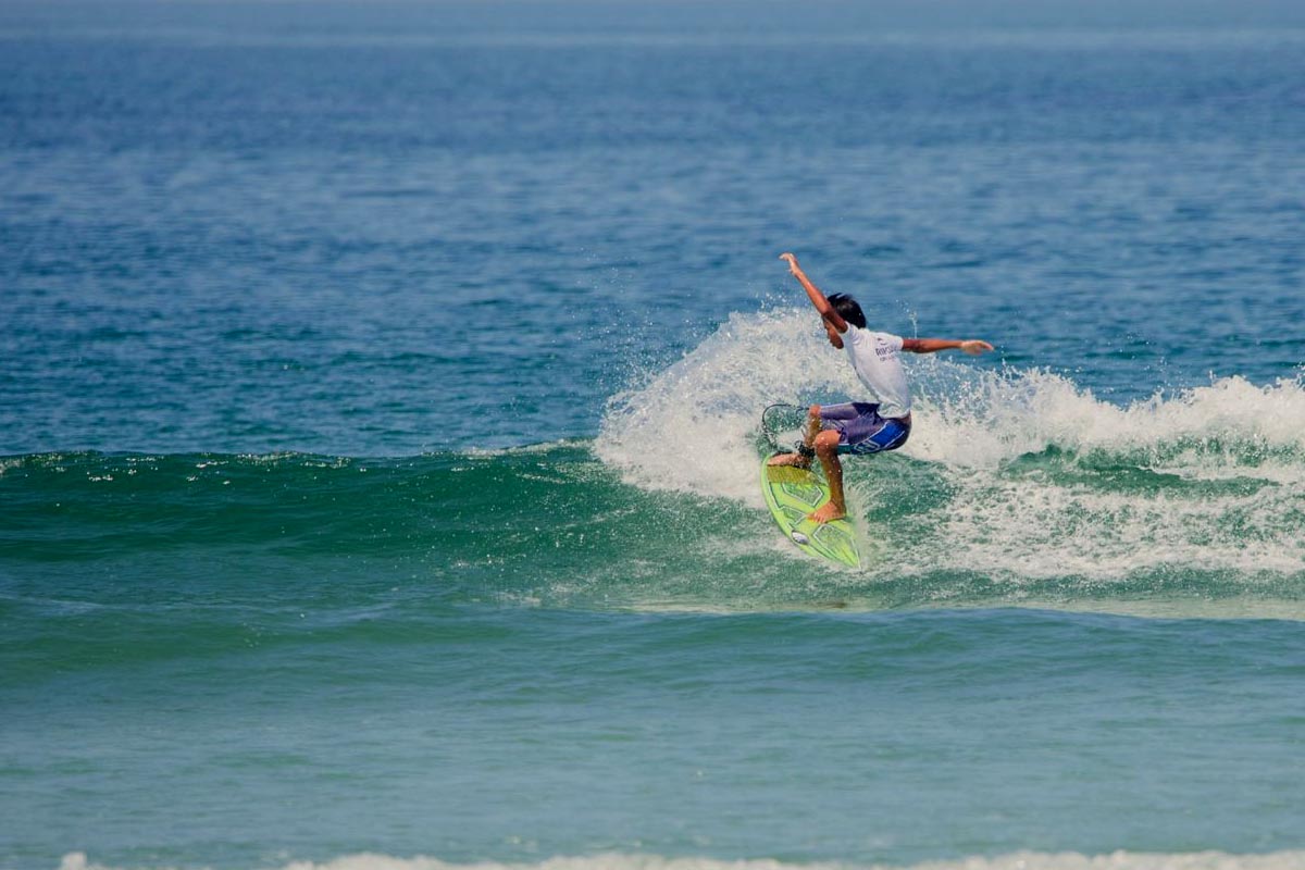Aditya-Dian Terbaik di Under-16 Rip Curl GromSearch 2026, Wakili Indonesia ke Australia