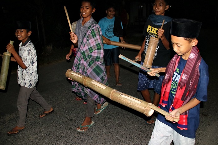 Menengok Tradisi Kentongan Bambu Bangunkan Sahur di Pedesaan Blora